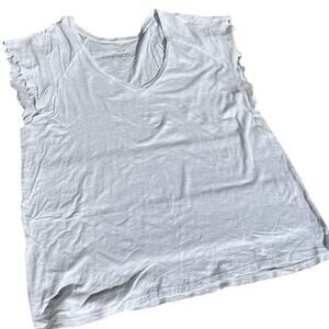 Torrid 4 (26) Women's, V-neck white cap sleeve top